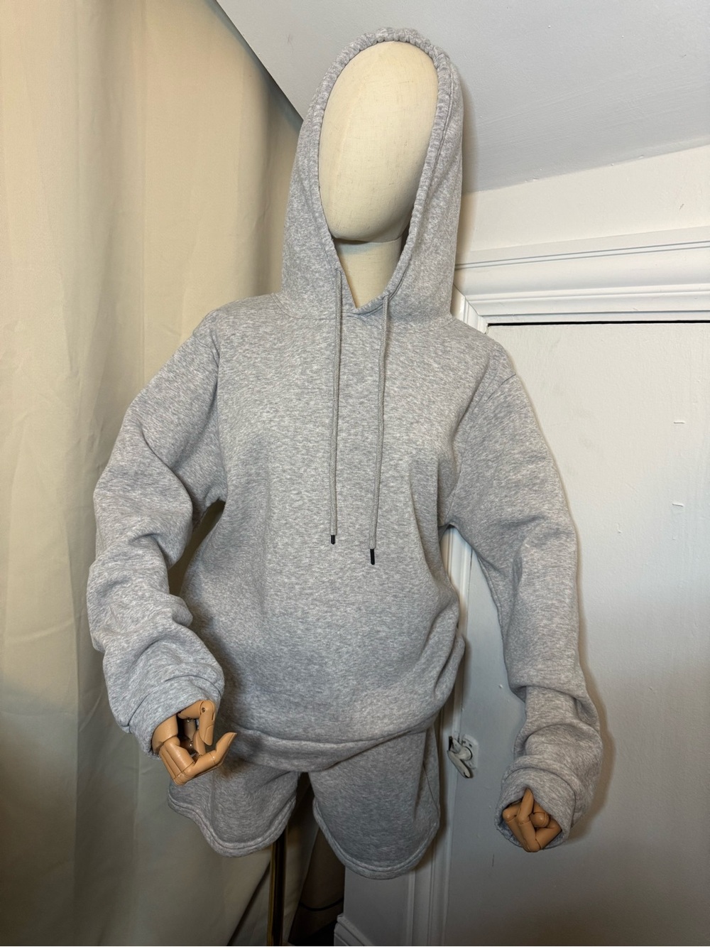 Free Haven set of sweatshirt and gray shorts